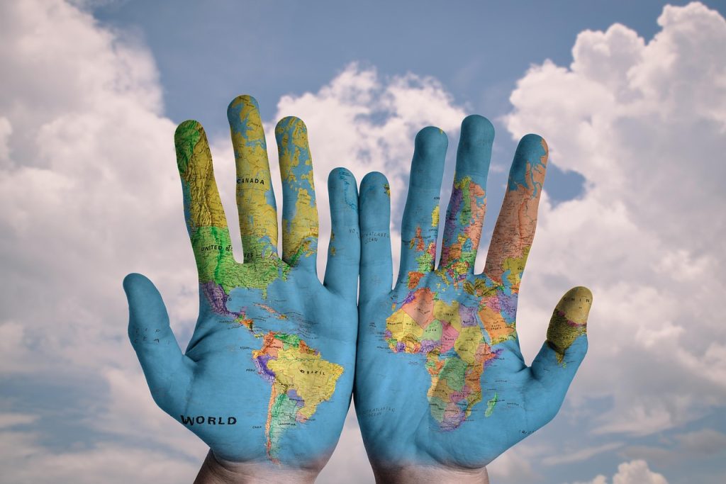 Pourquoi nous choisir hands, world map, world, map, global, earth, globe, continents, palms, fingers, idea, concept